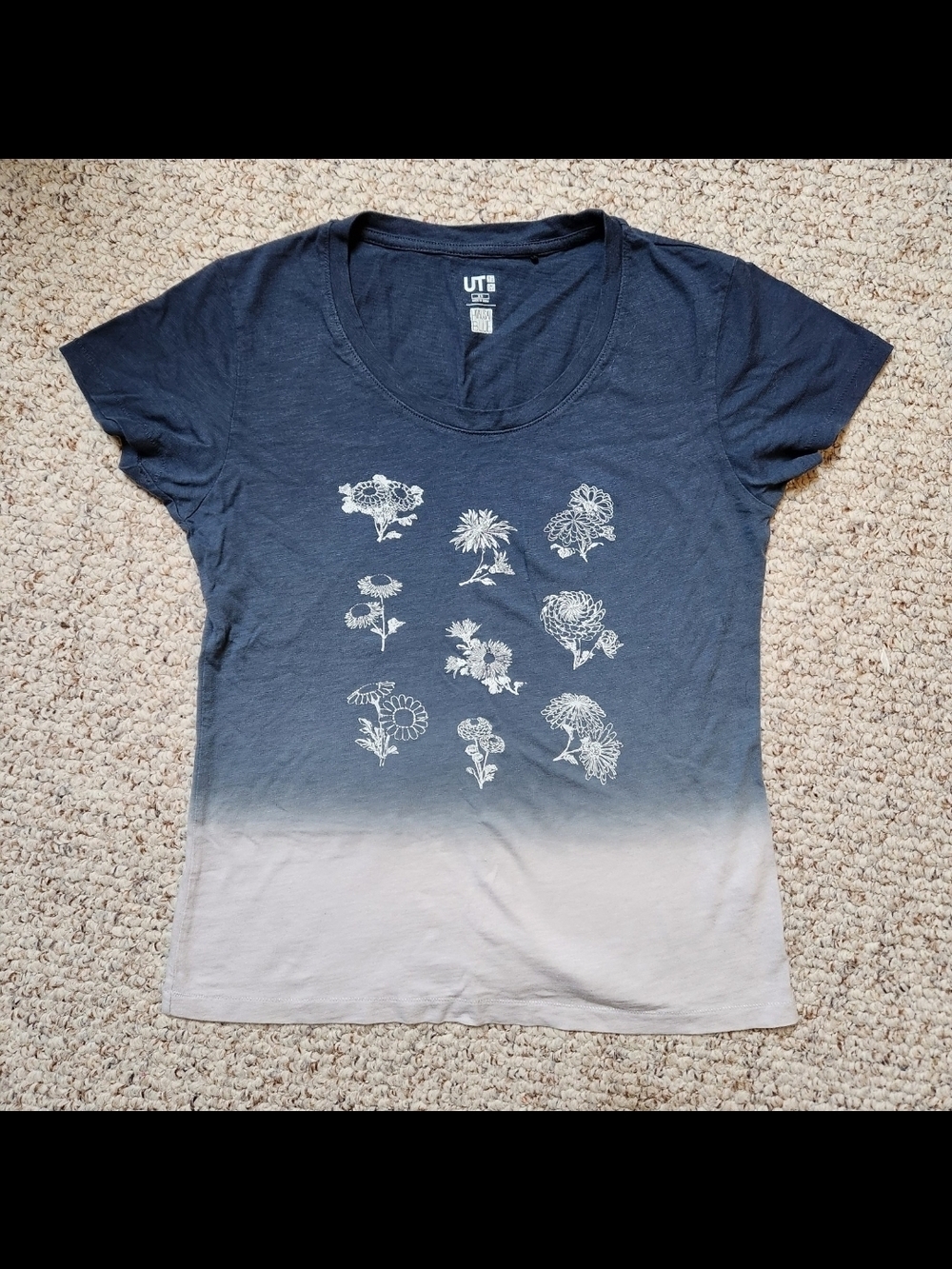 UNIQLO Hokusai Blue Ombre Flower Women's XS Tshirt
